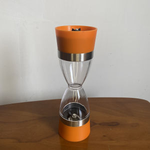2 in 1 Hourglass Shape Manual Salt Pepper Mill Spice Grinder Pepper Shaker Salt and Pepper Grinder Kitchen Gadgets Cooking Tool2026