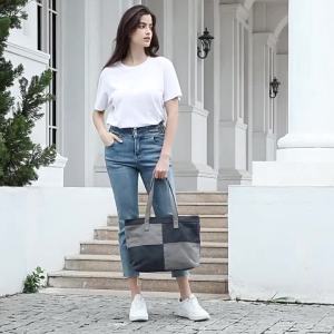 Túi vải canvas phối màu dung tích lớn dành cho nữ túi tote phong cách retro giản dị túi xách đa năng phối màu đơn giản.