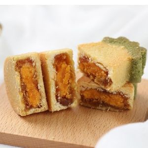 咸蛋黄麻薯黑凤梨25g Pineapple Cake