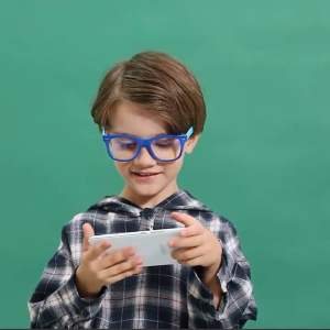 แว่นเด็ก แว่นตาเด็ก แว่นตากรองแสงสีฟ้าถนอมสายตาสำหรับเด็ก รุ่นF886 มี11สี แถมฟรี(ถุงผ้า+ผ้าเช็ดแว่น)