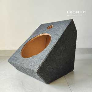 IKONIC Box Speaker Subwoofer Pasif 10 Inch Karpet Hitam Box Speaker Kayu Segi / Miring Dengan Lobang Twiter Tweeter Kualitas Terbaik
