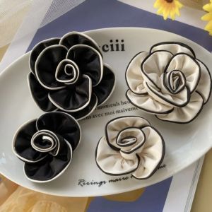 UUMIR งานทำมือ เข็มกลัดดอกไม้ผ้า ผ้าผ้าทอ หลายชั้น หมุดปกเสื้อ ทันสมัยและทันสมัย อุปกรณ์เสริม DIY ป้ายเสื้อสูทกันหนาว สำหรับผู้หญิง