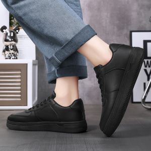 BbbDAN มีจำหน่ายแล้วในกรุงเทพ! รองเท้าบุรุษสีดำล้วนและสีขาวล้วน รองเท้าผ้าใบลำลองส้นแบน รองเท้าทำงาน กันน้ำ กันลื่นและทนต่อการสึกหรอ คลาสสิคและอเนกประสงค์ เหมาะสำหรับโอกาสต่างๆ