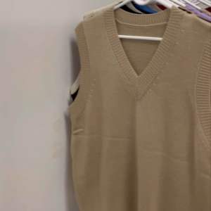 เสื้อกั๊กไหมพรมใส่สบายสไตส์เกาหลีs22 ส่งของ 3-7 วันทำการ