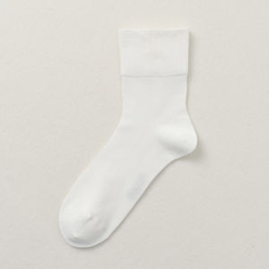 Đôi tất lụa cho phụ nữ mỏng rộng không bó sát thoáng khí mùa xuân hè nhẹ không đường may lụa dâu tằm tất giữa bắp chân mềm mại và thoải mái