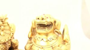 Fengshui Brass Pi Yao Wealth Guardian Statue Chinese Fortune Beast for Office Desk Fortune Pi Xiu Home Decor