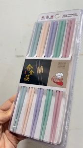 ตะเกียบ ตะเกียบสีพาสเทล ตะเกียบสไตล์ญี่ปุ่น ตะเกียบพลาสติก ตะเกียบทรง 6 เหลี่ยม (1แพ็ค 10 คู่)