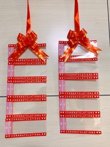 พวงมาลัยเงินใส่ธนบัตร 10ซอง(ข้างล่ะ5ซอง) มาลัยปัจฉิม งานรับปริญญา งานวันเกิด คล้องคอนักร้อง ลิเก ใส่ได้ทุกแบงค์