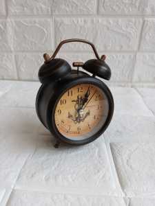 jam weker / jam beker / jam alarm / jam meja 3301/8819