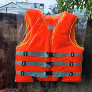 ÁO PHAO BƠI – ÁO PHAO CỨU HỘ CHẤT LƯỢNG CAO AN TOÀN CHO MỌI LỨA TUỔI! 🧡🚤      Bảo vệ an toàn cho cả gia đình khi đi bơi đi thuyền du lịch sông nước hay vui chơi ngoài trời với áo phao cứu hộ cao cấp – chất liệu chống thấm nước nổi tốt bền đẹp và dễ