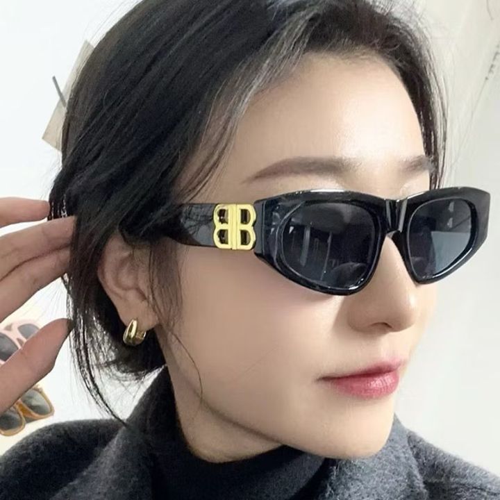 WE%20Kacamata%20Hitam%20Wanita%20Double%20B%20Logo%20Anti%20Uv%20Fashion%20Retro%20Vintage%20Frame%20Persegi%20Minimalis%20Kekinian%20K55%20-%20Image%209