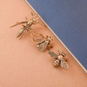 [caichuitan] 1 Piece Miniature Simulation Insect Desk Ornament Brass Bee Figurines Table Tea Pets Antique Copper Crafts Home Decoration