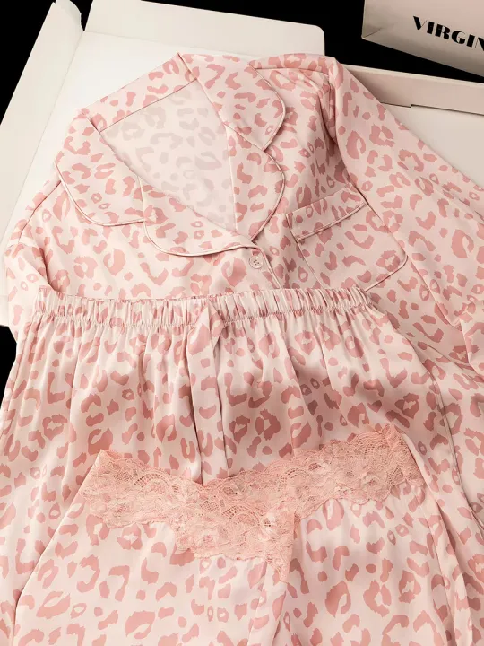 Baju%20Setelan%20Piyama%20Wanita%20Satin%20Premium%20Motif%20Macan%20Tutul%20Pink%20Renda%20Lengan%20Panjang%20Korean%20Style%20-%20Image%204