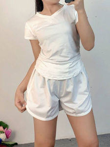 ชุดเซ็ตสองชิ้น เสื้อยืดแขนสั้น + กางเกงขาสั้น ทรงรัดรูป