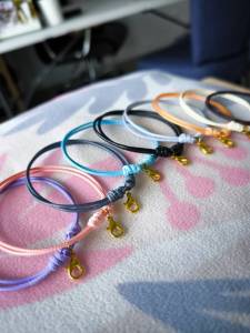 สร้อยข้อมือเชือกปรับเล็กใหญ่ได้ เชือกคอตตอนเกาหลีเงา ตะขอก้ามปูทอง