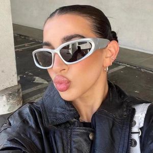INS New Moon Rectangular Sunglasses Trend Hip Hop Punk Sun Glasses Street Shooting Retro Glasses