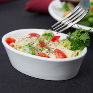 DAIFY 4pcs Porcelain Oval Ceramic Creme Brulee Souffle Baking Ramekin Dishes Bowl Snacks Quiche Custard Pudding Dessert Ceramic Bakeware Dishes