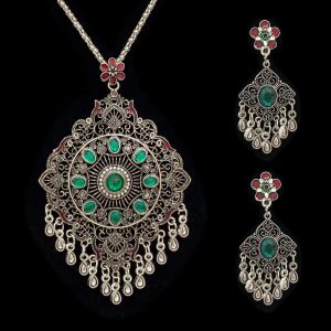 สร้อยคอโชกเกอร์ลงยา สร้อยสีเงินรมดำ พลอยชมพู-พลอยเขียว /สร้อยคอเจ้านาง ราคาถูกที่สุด (ขายปลีก-ส่ง) สร้อยโชกเกอร์รำเซิ้ง/เจ้าสาว/เจ้านาง/ล้านนา