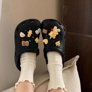 รองเท้าเจาะรูระบายอากาศได้ดีสไตล์วันพักผ่อนชายหาดพร้อมดอกไม้น่ารักดีไซน์หัวใจหมีน้อยและโบว์แบบทำเองได้น่ารัก