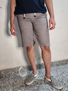 Celana Pendek Chinos: Celana Pria untuk Acara Sehari-hari