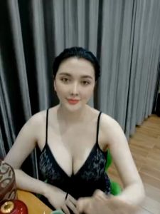 kem mụn trà xanh