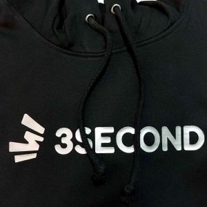 Bahan Premium untuk Kehangatan: Sweater Hoodie Jumper Distro 3scnd Hitam