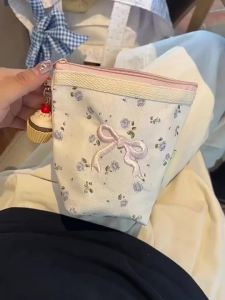 กระเป๋าแต่งหน้าโบว์ดอกไม้คุณภาพสูงใหม่ กระเป๋าลิปสติกขนาดใหญ่ที่มีความหลากหลาย กระเป๋าเก็บผ้าอนามัยแบบพกพา [ จัดส่งฟรี ]