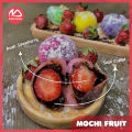 Mochi Fruit Daifuku Isi 4 Mochi Isi Buah Strawberry dan Selai Cokelat. 