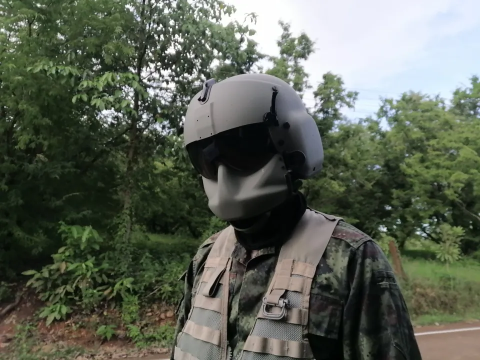 หมวกนักบินเฮลิคอปเตอร์ BlackHawk HGU-56P Helmet Replica