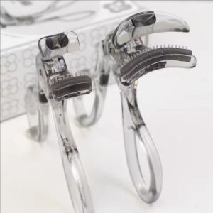 Dorisna Wide-Angle Partial Eyelash Curler Portable One-Clip Rimless Eyelash Curler with Tooth Comb Easy To Operate Enlarge Eyes Tool