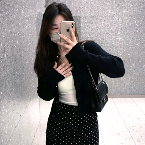 Gakki เสื้อคาร์ดิแกนถักกระดุมทองสำหรับผู้หญิง เสื้อสเวตเตอร์ถักสั้นผ้านิ่มใส่สบาย ฟรีไซส์ รุ่น 3309#