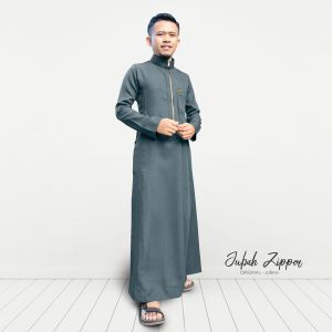 [BISA COD] JUBAH SLIM FIT RESLETING ARMY / ZIPPER / Jubah Gamis Pria / Jubah Pria / Gamis Pria / Gamis Pria Dewasa / Jubah Pria Dewasa 2022 / gamis pria dewasa terbaru 2022 / Gamis Laki laki Dewasa / Jubah Gamis Pria Dewasa