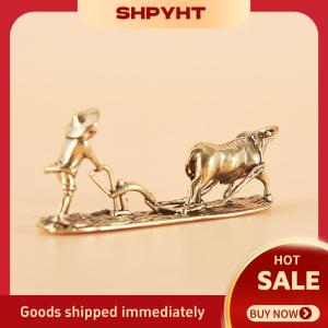 SHPYHT 1 Piece cổ điển trang trí nhà bộ sưu tập của trà Pet Brass khắc handholds kim loại Thủ công mỹ nghệ cũ nông dân và bò phòng khách trang trí