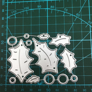 กระดุมไม้มสองรูสลักลายนูนสำหรับเด็กหญิงเด็กชายทำด้วยมือที่ตัดลายกระดาษใบเมเปิล