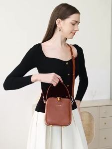Túi xách nữ Hàn Quốc mẫu mới độc đáo thời trang da thật kiểu hộp túi đeo chéo xách tay đeo vai túi nhỏ sang trọng nhẹ nhàng.