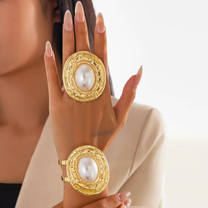 Elegant Oval Bracelet and Ring Set Exaggerated Fashionable Women Accessories for Daily Wear Or Evening Parties
