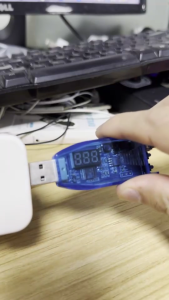 Tái sử dụng USB để 1V-24V C di động giả dây cáp cấp điện với Vôn kế C Eliminator thay thế 1-8 cục pin