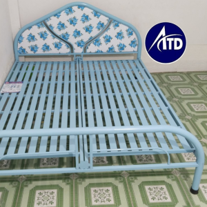 Giường sắt đơn giá rẻ ngang 1m6 dài 2m màu kem