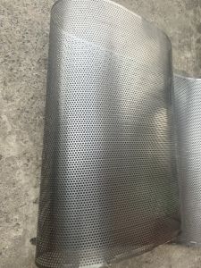 ( Khổ cao 1m2 - dài 1m 2m …) Tôn dầu đột lỗ tổ ong cao cấp - dày 45 zem - lỗ tôn 4ly 6ly nhận cắt theo yêu cầu