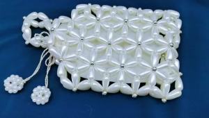 Manufacturer produces faux pearl handmade beaded bags trendy hand-held party bags womens geometric shoulder phone bags in stock