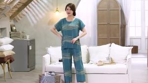 New Arrival Summer Middle-Aged and Elderly Short Sleeve Bourette Suit plus Size Womens Artificial Cotton Mom Wear Home Wear Summer Pajamas Women High Quality Fashionable