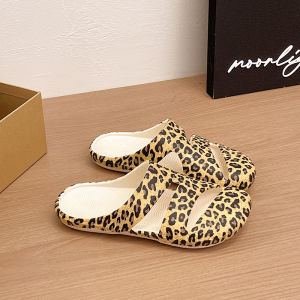 [Free Shipping] New Style Closed-Toe Anti-Collision Slippers For Women Summer Outdoor Cartoon Sandals Non-Slip Beach Shoes Colorful Slippers
