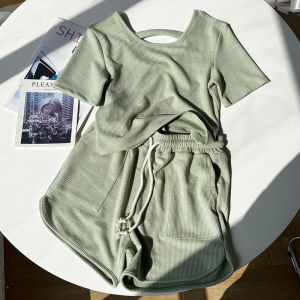 Sheii สินค้ามาใหม่ ชุดเซ็ทแฟชั่นเสื้อ+กางเกง  ผ้านิ่มใส่สบายมาก ไม่แต่งลวดลาย ใส่ไปทำกิจกรรมหรือใส่ชิวๆอยู่บ้านก็ได้ ราคาถูกมากน้า ของมันต้องมี