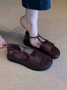 [Free Shipping] Retro-Style Soft-Soled Casual Flat Beach Sandals For Women Summer Outdoor Wear 2026 New Breathable Thick-Soled Peep-Toe Roman Shoes