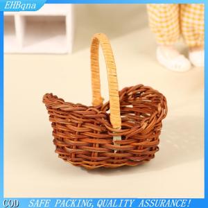 【Miễn ship không giới hạn】 1pcs Dollhouse thu nhỏ dệt hoa giỏ tay giỏ lưu trữ giỏ trẻ em giả vờ chơi đồ chơi nhà búp bê phụ kiện