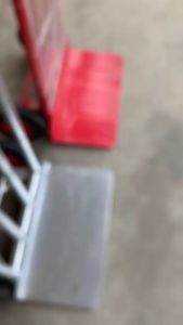 Xe đẩy hàng màu đỏ thiết kế 2 bánh và 4 nan