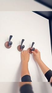 SK Multi-Purpose Suction Wall Hooks Door Hanger for Small Decorations Key Storage Clothing Hook 1Pc