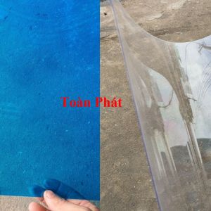 ( Khổ cao 1.52m x dày 1.8li )Tấm nhựa poly đặc dẻo màu trong / màu xanh tấm nhựa lấy sáng tấm nhựa cứng lấy sáng nhà
