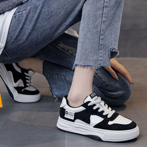 i Fashion Shoesรองเท้าผ้าใบลำลองสตรีส้นหนาเวอร์ชั่นเกาหลี ซึ่งเพิ่มความสูงของขาและทำให้ดูสบายขึ้นเมื่อสวมใส่เป็นเวลานาน EU: 35-40