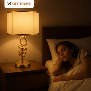 Lampu Meja Gold Spiral Modern Minimalis dengan Kap Kain untuk Dekorasi Kamar Tidur dan Ruang Tamu